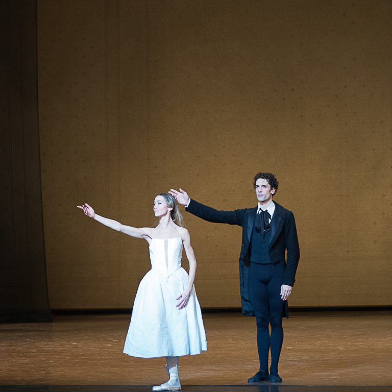 La Dame aux Camélias Abbagnato / Bullion (10 décembre) Ballet&Cie La Dame aux Camélias Abbagnato / Bullion (10 décembre) Ballet&Cie
